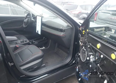 2025 Ford Mustang Mach-E Premium from USA, damaged, VIN 3FMTK3SU0SMA25307